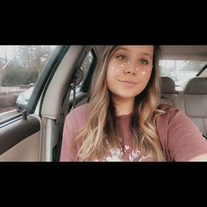 Meet your Posher, Alyssa